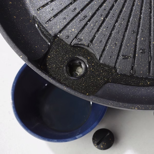 Grila reste un panna gāzes tūrisma plītij un grilam