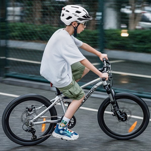 Rockbros LK-67 jauniešu velosipēda ķivere ar noņemamu nagu, 54–58 cm – balta