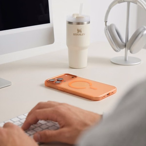 Tech-Protect MagZero MagSafe maciņš modelim iPhone 17 Pro Max / 18 Pro Max – matēts oranžs