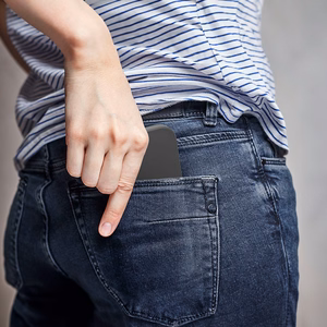Cellularline Sensation Plus vāciņš ierīcei iPhone 15 Pro Max, ar “Microban” pretmikrobu pārklājumu, melns