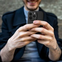 SILIKONA MAGNĒTISKAIS APVALKS saderīgs ar MagSafe priekš SAMSUNG S24 FE melns