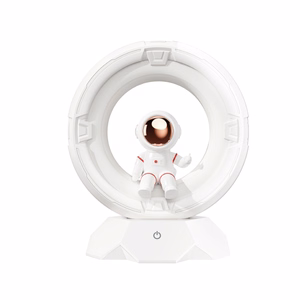 XO LED lampa OZ12 astronaut 1200mAh balts