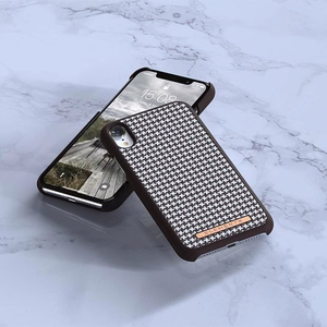 Nordic Elements Saeson Idun Pattern 2 vāciņš ierīcei iPhone XR, tumši brūns