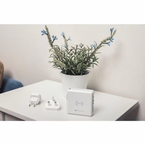 FORCELL F-ENERGY daudzfunkcionālais lādētājs 15W 4in1 ar USB/USB-C pieslēgvietu, portatīvo lādētāju 8000mAh un bezvadu uzlādi