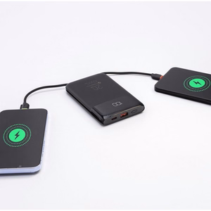 FORCELL F-ENERGY F10K6 Multicharge ārējais akumulators ar iebūvētiem USB-C un Lightning kabeļiem, PD, QC3.0, 3 A, 22,5 W, 10000 mAh, melns