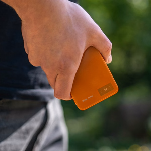 Blavec portatīvais lādētājs 10000mAh BJ-04 Slim 13,5mm - Type C - 22,5W magnētisks Magsafe 3 in 1 (PBBJ04-MC10O) oranžs stikls