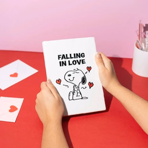 Snoopy Love Season A5 piezīmju grāmatiņa ar plīša vāku