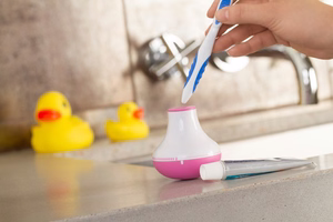 Quirky Bobble Brush toothbrush holder, blue