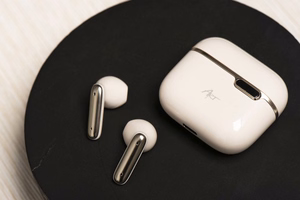 ART bezvadu austiņas Bluetooth TWS ar dokstaciju Type C AP-TW-B4W balta