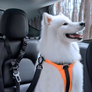 SPIGEN PS100 UNIVERSAL CAR SEAT BELT HOLDER FOR PETS melns