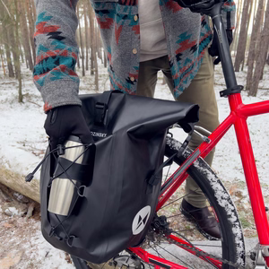 Ūdensnecaurlaidīga velosipēda bagāžnieka soma Wozinsky WBB24BK, 25 l, melna