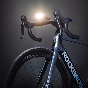 Rockbros JP008 priekšējais velosipēda lukturis ar ārējo akumulatoru 5000mAh 150lm IPX6 - melns