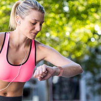 Tech-Protect Neilona siksniņa Apple Watch 6 / 7 / 8 / 9 / 10 / SE / Ultra 1 / 2 (44 / 45 / 46 / 49 MM) - bēša