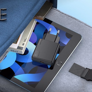 Зарядное устройство для телефона Hoco Slim USB C QC PD 20W + кабель USB C to Lightning N37 чёрное