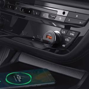 Acefast B12 automašīnas lādētājs 60W USB-A / USB-C - melns