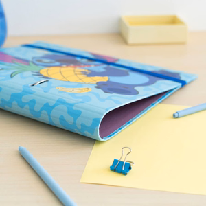 Disney Stitch Tropical A4 mape ar 2 gredzeniem un elastīgo aizdari