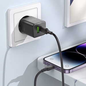 Borofone Sienas lādētājs BN14 Royal GaN - USB + Type C - QC 3.0 PD 30W ar Type C uz Lightning kabeli melns