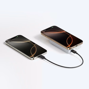 Cuktech WPB100N ārējais akumulators 10 000 mAh, 20 W, ar magnētisku stiprinājumu un statīvu – balts