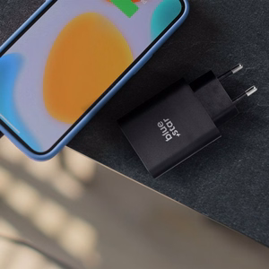 BLUE STAR lādētājs ceļojumiem ar USB-C un USB-A kontakti PD QC4.0 3A 25W TFB-TC-25WPD melns