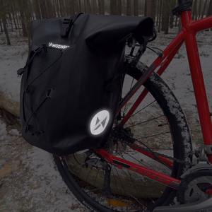 Ūdensnecaurlaidīga velosipēda bagāžnieka soma Wozinsky WBB24BK, 25 l, melna