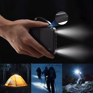 Wozinsky W11-B 10000mAh 10W portatīvais lādētājs ar iebūvētiem kabeļiem un lukturīti - melns