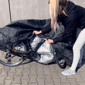 Melns ūdensizturīgs L izmēra pārsegs grilam, velosipēdam un skrejritenim