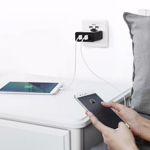 Ugreen CD161 sienas lādētājs, 2× USB-A, 36 W, QC3.0 – melns