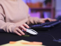 Trust GXT 109W Felox - 6400 DPI optical gaming mouse (balts)