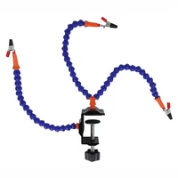 Lodēšanas turētājs trešās rokas palīdz ar 3 rokām