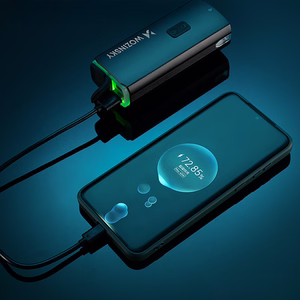 Wozinsky priekšējais velosipēda lukturis ar USB-C kabeli, 3000 lm – melns