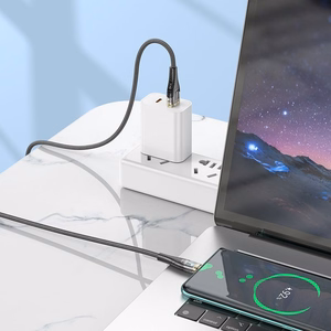 Kabelis USB A uz USB C Hoco 2,4A 1,2 m U121 melns caurspīdīgs