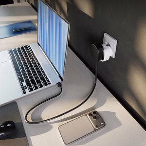 Adapteris no Shucko/DE sienas kontaktdakšas uz universālo kontaktdakšu