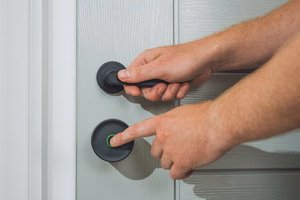 Yale Linus Smart Lock L2 Lite - smart door lock Black