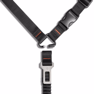 SPIGEN PS100 UNIVERSAL CAR SEAT BELT HOLDER FOR PETS melns