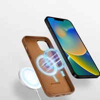 Dux Ducis Grit ādas apvalks iPhone 14 Plus Elegants mākslīgās ādas apvalks (MagSafe saderīgs) Brūns