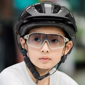 Rockbros LK-67 jauniešu velosipēda ķivere ar noņemamu nagu, 54–58 cm – pelēka