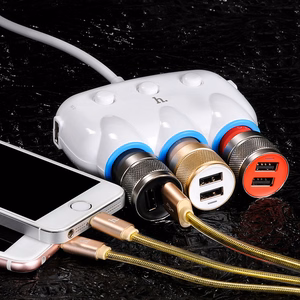 Auto kontaktligzdas sadalītājs Hoco C1 ar 2 USB pieslēgvietām un 3x3 (3,1 A) kontaktdakšu