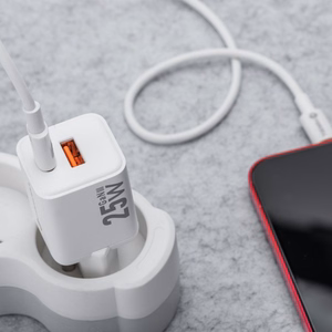 FORCELL F-ENERGY Mini GaN III VT-25B ceļojumu lādētājs ar 1 x Type C + 1x USB A ligzdām, PD QC4.0 25W balts