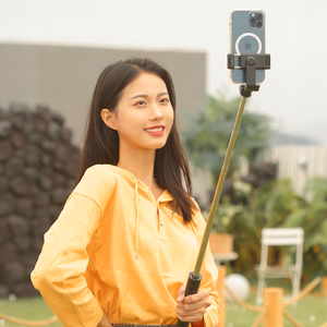 Selfiju nūja WHS1Y teleskopisks statīvs 1m ar telefona turētāju - melna