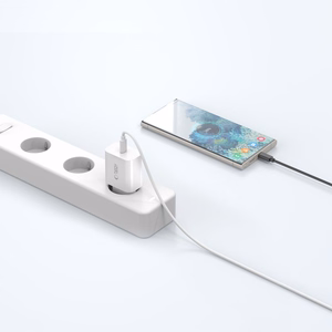 Tech-Protect NC20W sienas lādētājs ar USB-C pieslēgvietu - balts