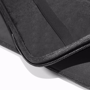 AmazingThing Minimal BasicBag klēpjdatora soma MacBook Neo 13" - melna