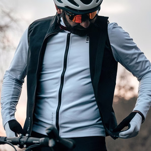 Rockbros TLMJ002 ROAD TO SKY siltināta vēja necaurlaidīga riteņbraukšanas veste, L izmērs – melna