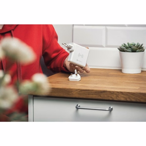 FORCELL F-ENERGY daudzfunkcionālais lādētājs 15W 4in1 ar USB/USB-C pieslēgvietu, portatīvo lādētāju 8000mAh un bezvadu uzlādi