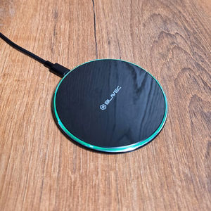 Blavec indukcijas lādētājs BQI-07 Qi 15W UniCharge (BQI07-QIB) melns stikls