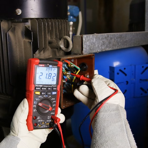 Digitālais multimetrs Uni-T PRO UT195DS