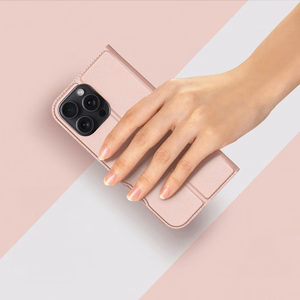 Dux Ducis Skin Pro viedtālruņa apvalks iPhone 16 Pro Max ar atveramu vāciņu un karšu nodalījumu - rozā