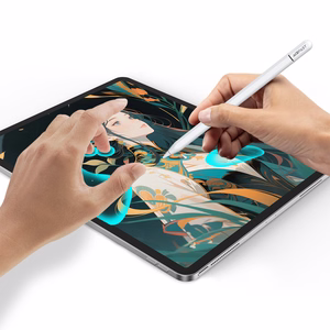 Acefast V3 kapacitīvais stiluss iPad ar bezvadu uzlādi un 2 maināmiem uzgaļiem - balts