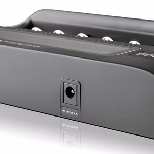 everActive UC-800 – cilindrisku Li-ion un Ni-MH akumulatoru lādētājs
