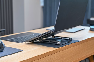 Regulējams, rotējošs, ergonomisks portatīvā datora statīvs 10–17″ LAPTOP STAND ROTO MT2662