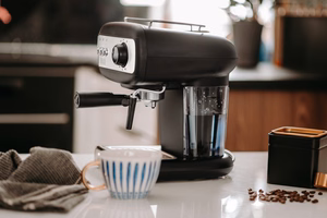 Pusautomātiskais kafijas automāts TEESA AROMA 400